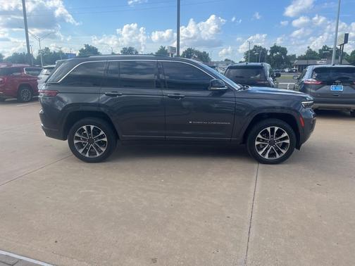 2022 Jeep Grand Cherokee Overland