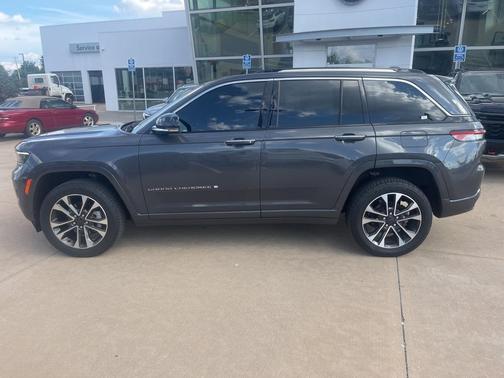 2022 Jeep Grand Cherokee Overland