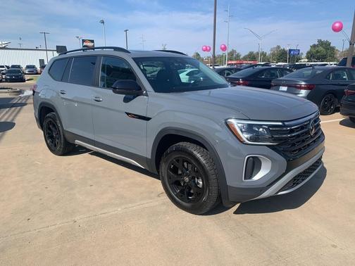 2025 Volkswagen Atlas 2.0T Peak Edition