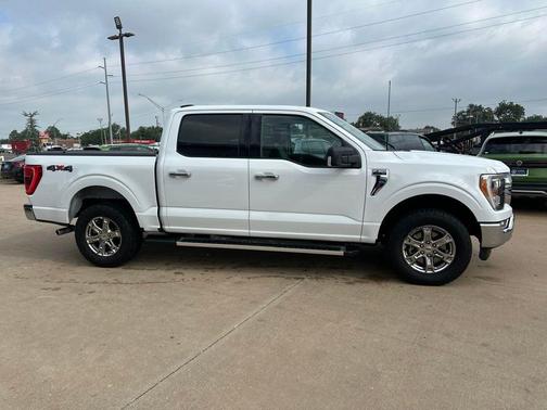 Oxford White 2022 Ford F-150 XLT