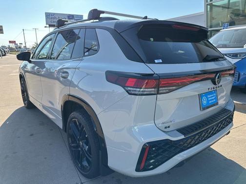 2025 Volkswagen Tiguan 2.0T SE R-Line Black