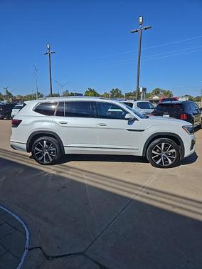 2025 Volkswagen Atlas 2.0T SEL Premium R-Line