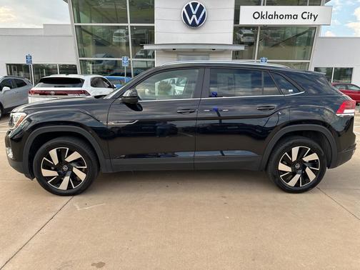 2024 Volkswagen Atlas Cross Sport 2.0T SE w/Technology