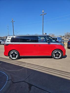 2025 Volkswagen ID. Buzz Pro S Plus