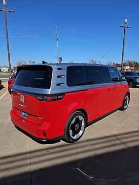 2025 Volkswagen ID. Buzz Pro S Plus