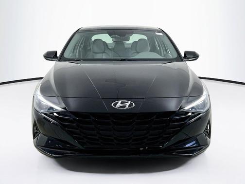 Onyx Black 2023 Hyundai ELANTRA SE