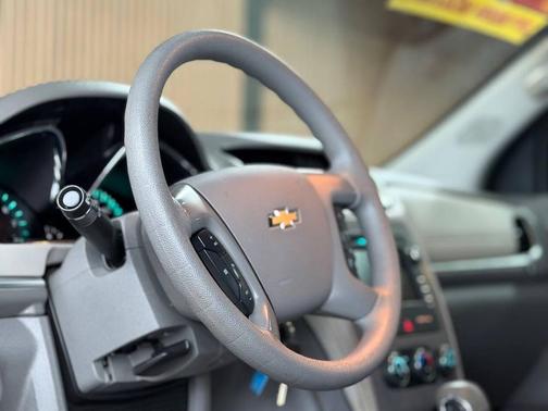 Atlantis Blue Metallic 2017 Chevrolet Traverse LS