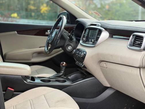 2017 Kia Sorento LX