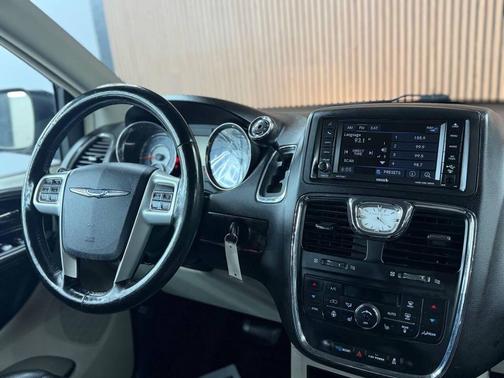 2015 Chrysler Town & Country Touring