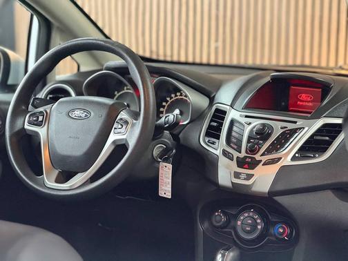 2013 Ford Fiesta SE