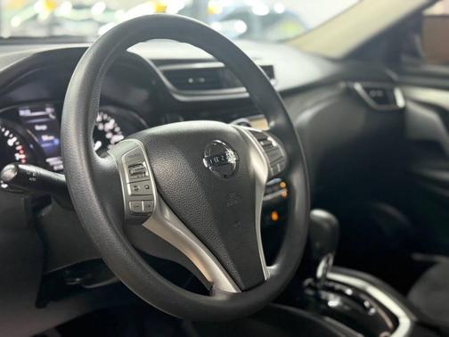 Brilliant Silver 2016 Nissan Rogue SV