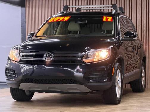 Deep Black Pearl 2017 Volkswagen Tiguan 2.0T Wolfsburg Edition