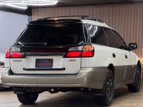2000 Subaru Outback Base