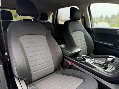2018 Ford Edge SE