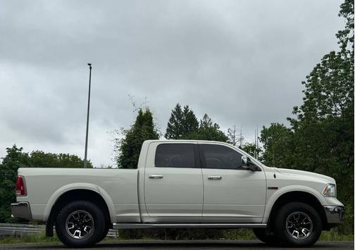 Pearl White 2016 RAM 1500 Laramie