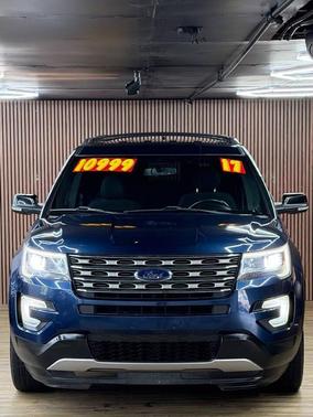 Blue Jeans 2017 Ford Explorer XLT