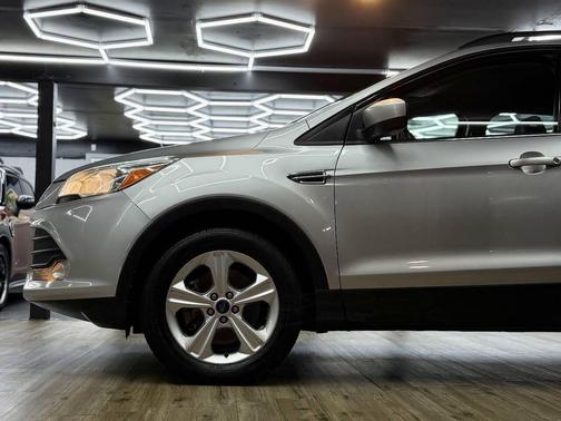 Ingot Silver 2016 Ford Escape SE