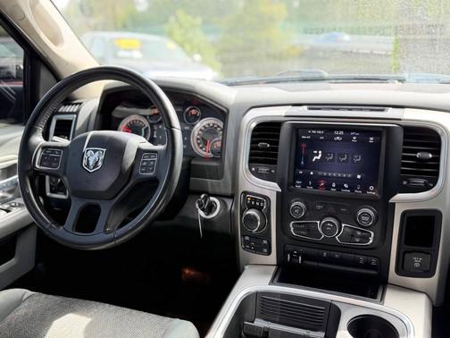 Delmonico Red Pearlcoat 2018 RAM 1500 Big Horn