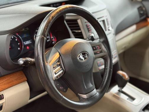 Cypress Green Pearl 2013 Subaru Outback 2.5i Limited