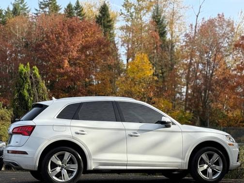 2018 Audi Q5 2.0T Premium Plus