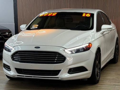 2016 Ford Fusion SE