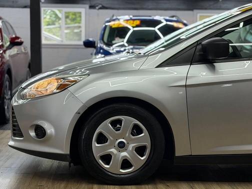 Ingot Silver Metallic 2013 Ford Focus S