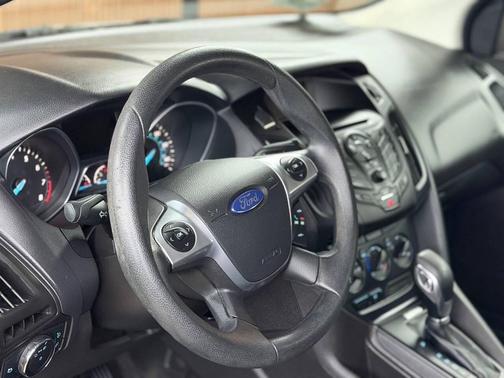 Ingot Silver Metallic 2013 Ford Focus S