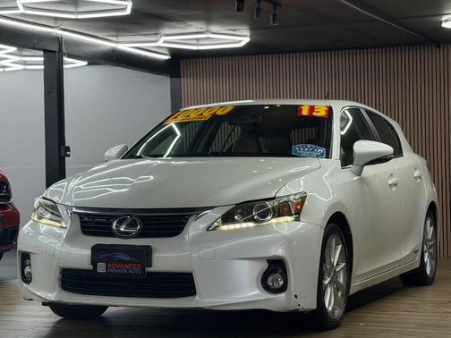 Ultra White 2013 Lexus CT 200h Base 4dr Hatchback
