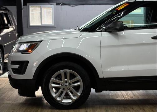 2016 Ford Explorer Base