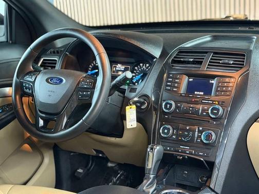 2016 Ford Explorer Base