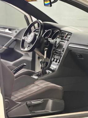 2015 Volkswagen Golf GTI 2.0T S 4-Door