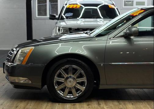 2008 Cadillac DTS Base