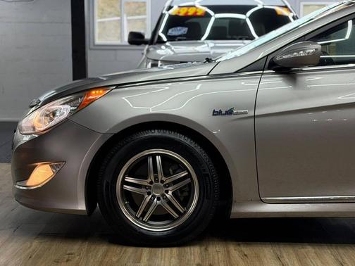 2012 Hyundai SONATA Hybrid Base
