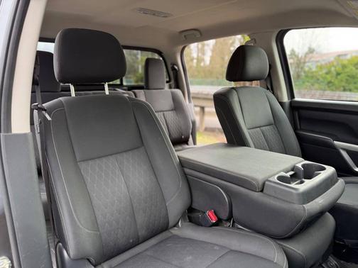 2018 Nissan Titan XD SV