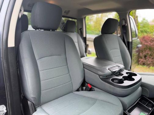 Black Clear Coat 2016 RAM 1500 SLT