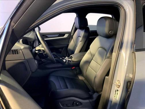 Arctic Grey 2026 Porsche Cayenne Cayenne