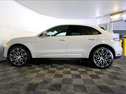 2022 Porsche Macan S