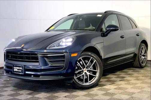 2022 Porsche Macan Base (PDK)