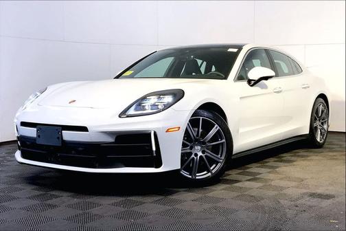 2025 Porsche Panamera 4