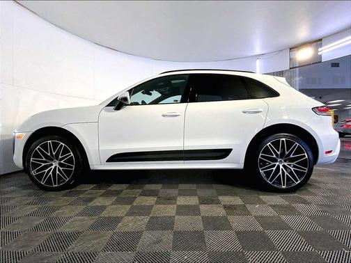 2023 Porsche Macan T