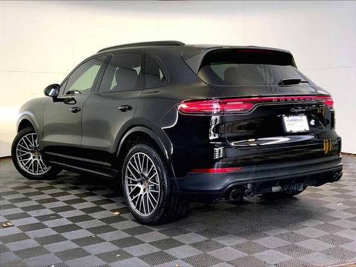 2022 Porsche Cayenne Platinum Edition