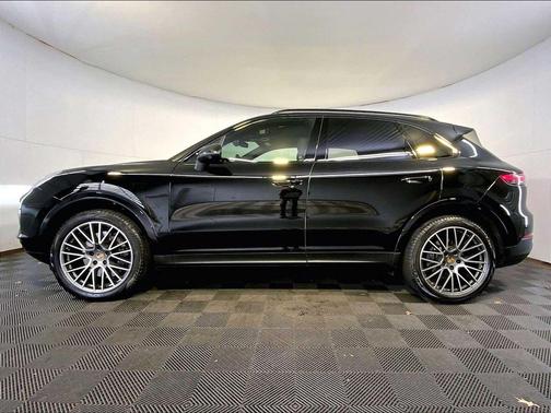 2022 Porsche Cayenne Platinum Edition