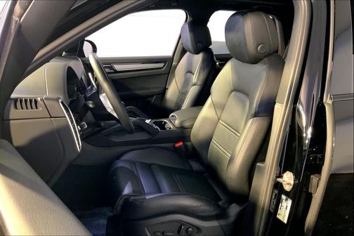 2022 Porsche Cayenne Platinum Edition