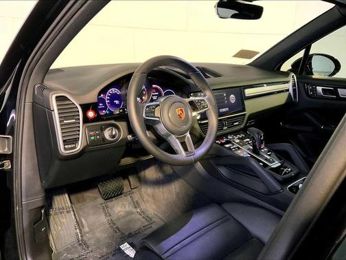 2022 Porsche Cayenne Platinum Edition