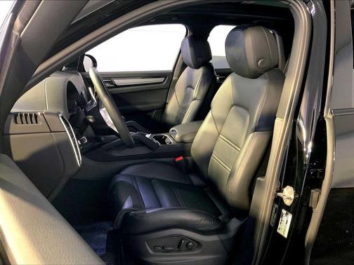 2022 Porsche Cayenne Platinum Edition