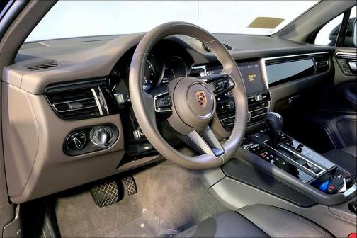 2023 Porsche Macan T