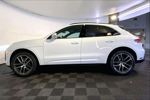 2026 Porsche Macan AWD