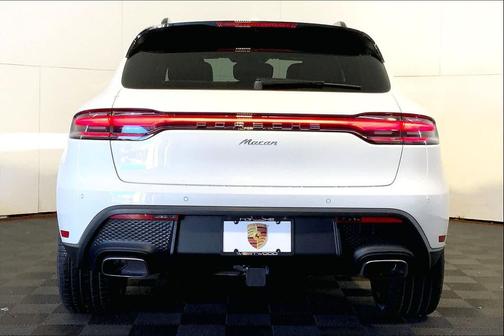 2026 Porsche Macan AWD