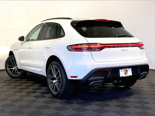 2026 Porsche Macan AWD