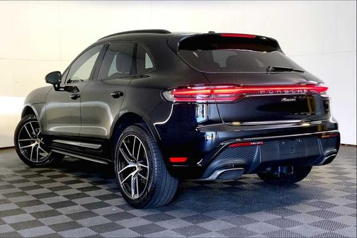 2025 Porsche Macan AWD